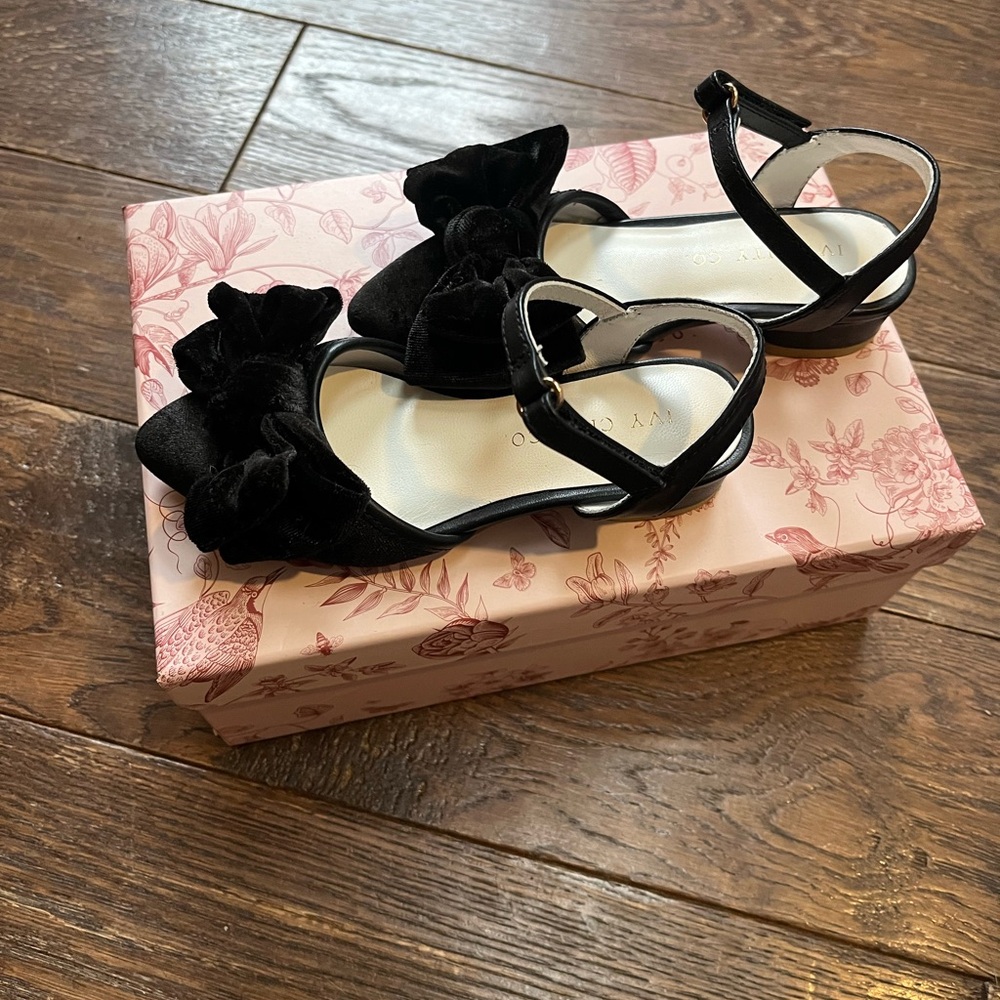 Ivy City Mini Eloise Black Bow Heels - Picture 2 of 5